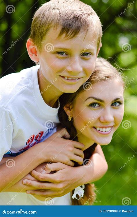 Teenage Brother And Sister Videos and HD Footage .